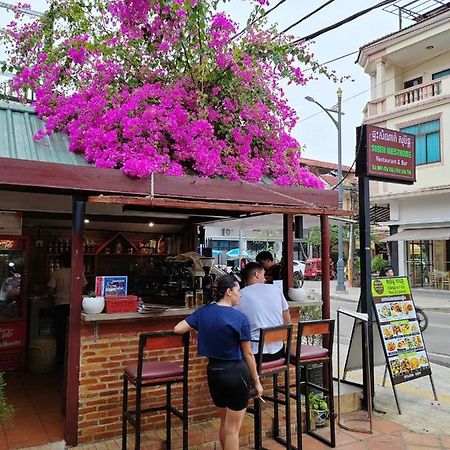 Soben Cafe Guesthouse & Restaurant 시엠리아프 외부 사진