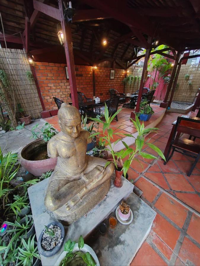 Soben Cafe Guesthouse & Restaurant 시엠리아프 외부 사진