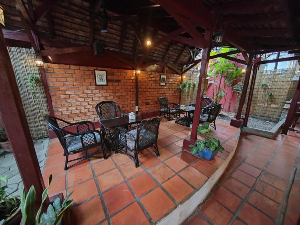 Soben Cafe Guesthouse & Restaurant 시엠리아프 외부 사진